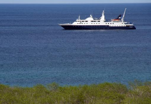 Fondeando en las Galapagos -isla Floreana-